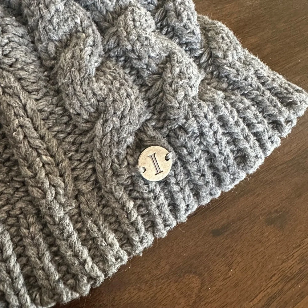 FREE WITH PURCHASE cable knit grey gray winter beanie hat